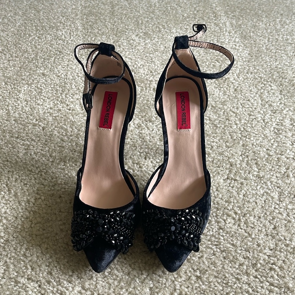 London Rebel Gorgeous dressy velvet shoes.